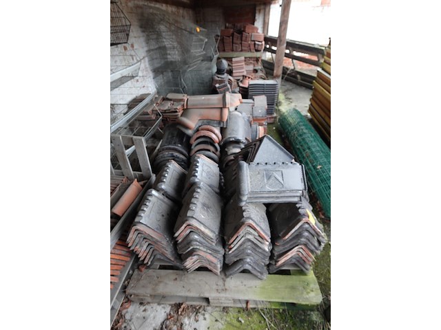 11x pallet diverse dakpannen - afbeelding 1 van  9