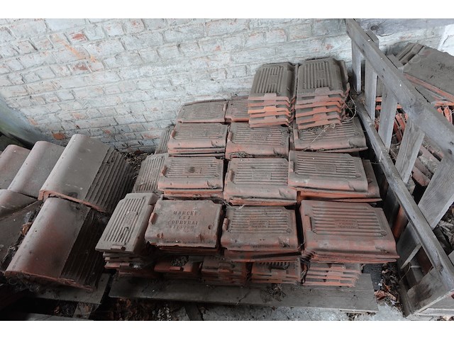 11x pallet diverse dakpannen - afbeelding 3 van  9