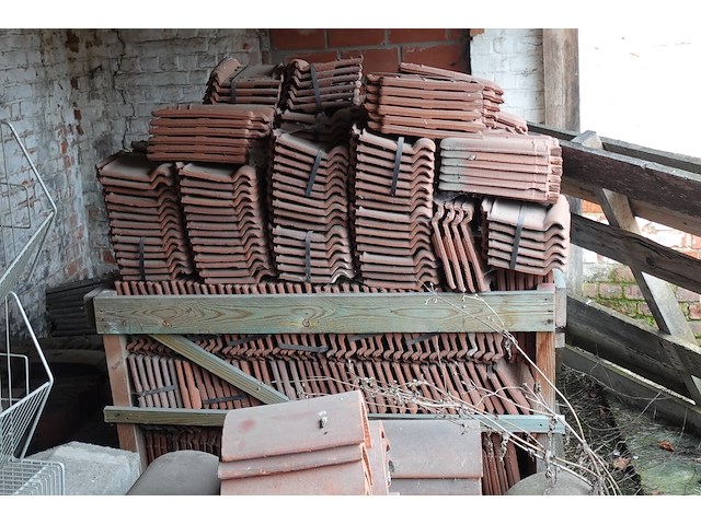 11x pallet diverse dakpannen - afbeelding 5 van  9