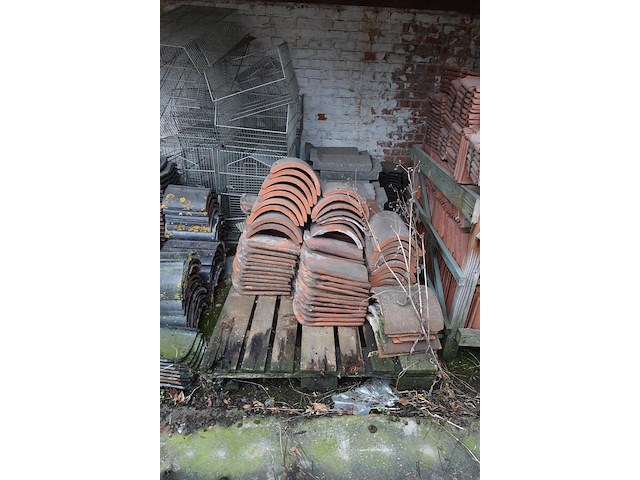 11x pallet diverse dakpannen - afbeelding 6 van  9