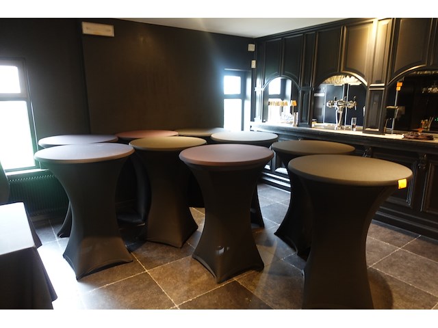 11x party tafel + hoes - afbeelding 1 van  4