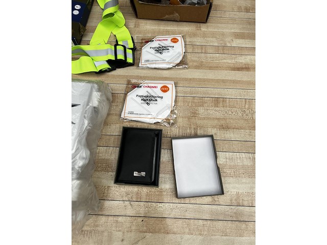 11x prentkaart ,20x kledij en toestellen - afbeelding 19 van  33