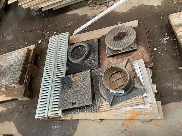 11x putdeksel, 2x goot - afbeelding 1 van  4