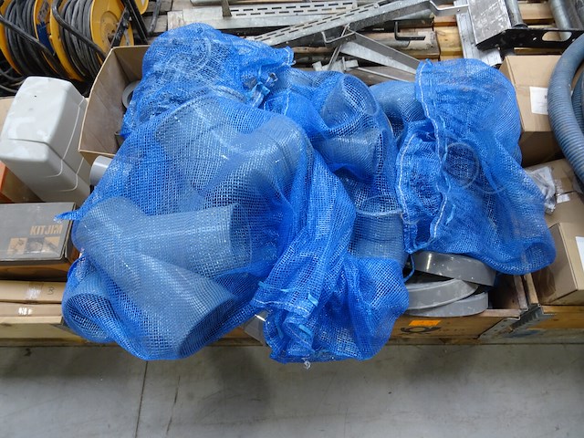 11x pvc buis + koppelstukken - afbeelding 1 van  9