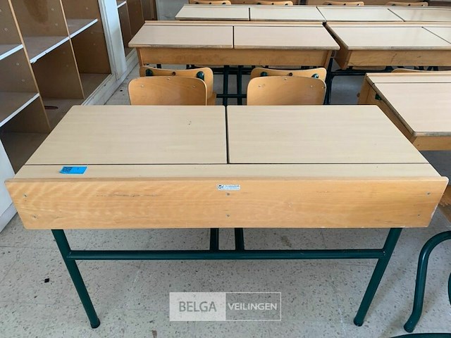 11x schoolbanken met vaste stoeltjes - afbeelding 1 van  2