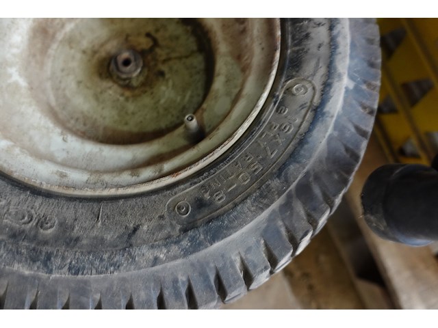 12 banden voor zitmaaiers op velg - afbeelding 4 van  4