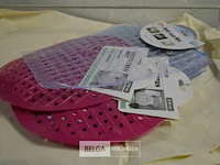 ±12 div gootsteenmatjes - afbeelding 1 van  4