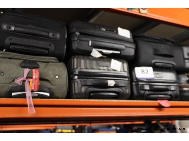 12 div reiskoffers en trolleys, zonder inhoud - afbeelding 1 van  2