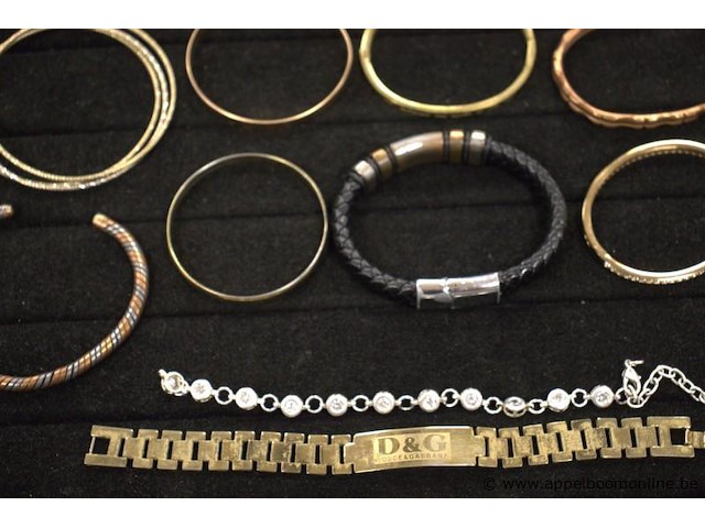 12 diverse armbanden - afbeelding 4 van  4