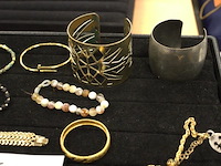 12 diverse armbanden - afbeelding 4 van  4