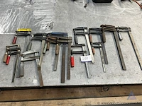 12 diverse lijmklemmen.