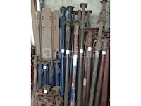 12 diverse rekwisieten - afbeelding 1 van  2