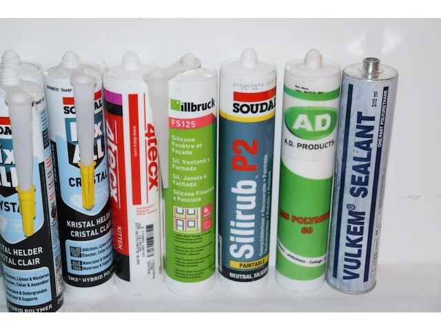 12 diverse tubes waaronder siliconen - afbeelding 2 van  3