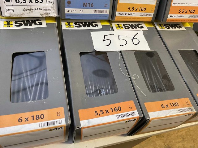 12 dozen bouten moeren en nagels - afbeelding 3 van  7