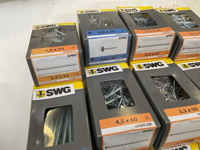 12 dozen bouten moeren en nagels - afbeelding 6 van  8