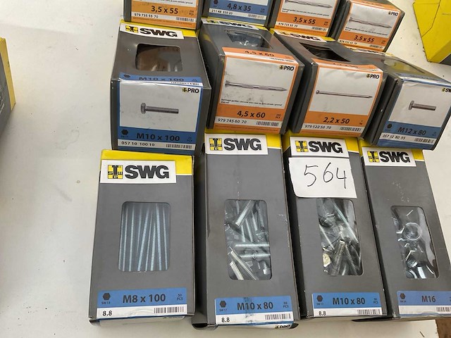 12 dozen bouten moeren en nagels - afbeelding 7 van  8