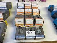 12 dozen bouten moeren krammen en nagels - afbeelding 1 van  6