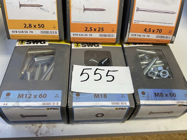 12 dozen bouten moeren krammen en nagels - afbeelding 2 van  6