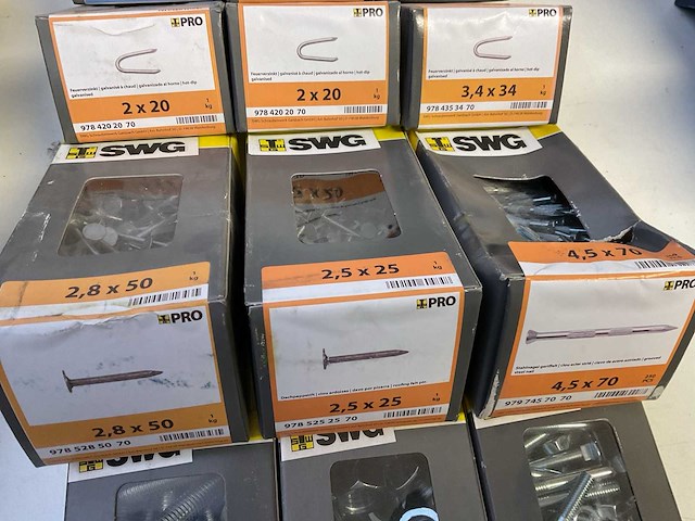12 dozen bouten moeren krammen en nagels - afbeelding 3 van  6