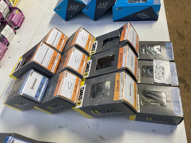 12 dozen bouten moeren krammen en nagels - afbeelding 6 van  6