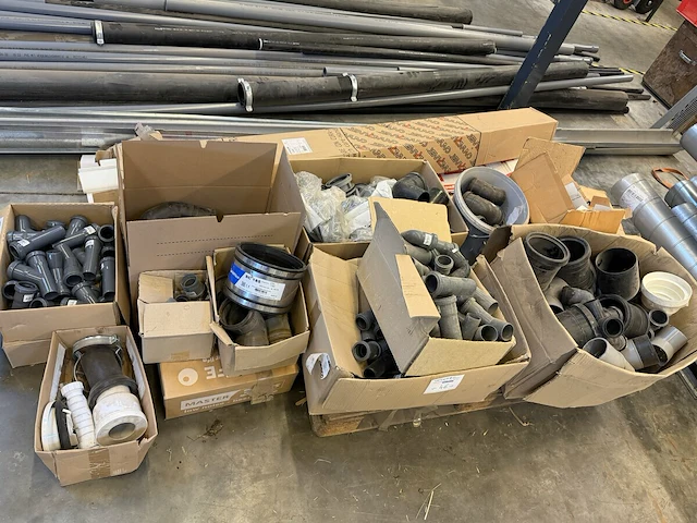 12 dozen pvc buizen - afbeelding 1 van  10