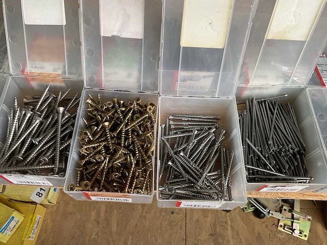 12 dozen schroeven en nagels - afbeelding 3 van  4