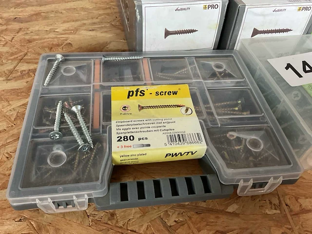 12 dozen schroeven moeren en nagels - afbeelding 2 van  7