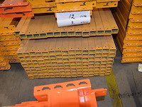 12 gele dwarsbalken afm. 3,60m jungheinrich, 2 oranje dwarsbalken afm. 3,60m stow, 138 backstops dwarsbalken afm. 3,60m jungheinrich - afbeelding 4 van  8