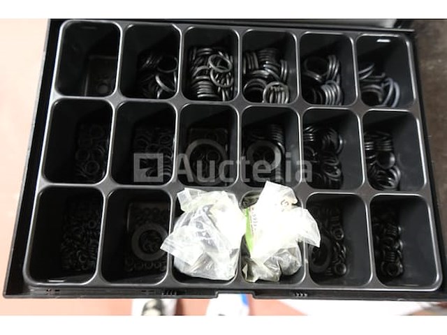 12 gereedschapskoffers met inhoud - afbeelding 12 van  14