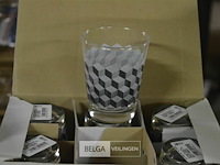 ±12 glaasjes en 2 olijfschotels - afbeelding 2 van  2