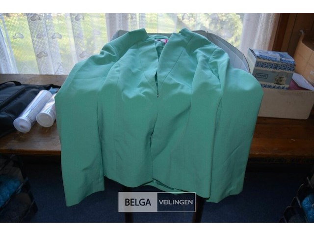 12 groene damesjassen div maten - afbeelding 1 van  2