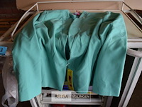 12 groene jasjes div, maten - afbeelding 1 van  2