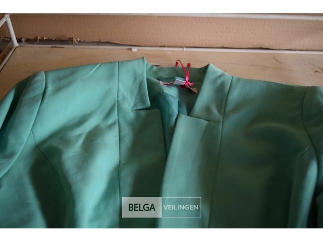12 groene jasjes div, maten - afbeelding 2 van  2