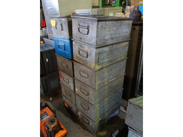 12 grote metalen bakken - afbeelding 1 van  2