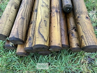 ± 12 houten palen ± 5.00m lengte - afbeelding 6 van  7