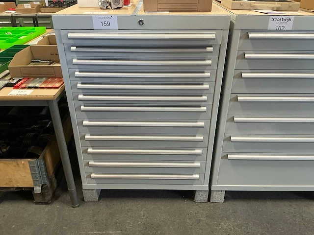 12-laden materiaalkast - afbeelding 1 van  4