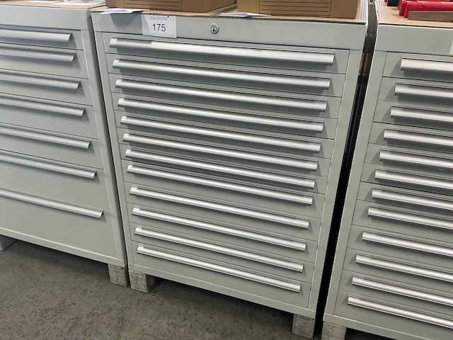 12-laden materiaalkast - afbeelding 2 van  5