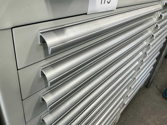 12-laden materiaalkast - afbeelding 4 van  5