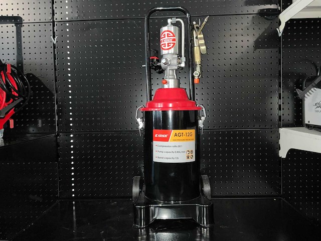 12 liter mobiele pneumatische vetpomp 300-400 bar persdruk - afbeelding 1 van  2