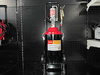 12 liter mobiele pneumatische vetpomp 300-400 bar persdruk - afbeelding 1 van  3