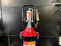 12 liter mobiele pneumatische vetpomp 300-400 bar persdruk - afbeelding 3 van  3