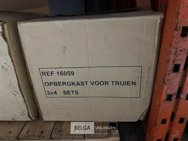 ± 12 opbergvakken kledingkast - afbeelding 3 van  3
