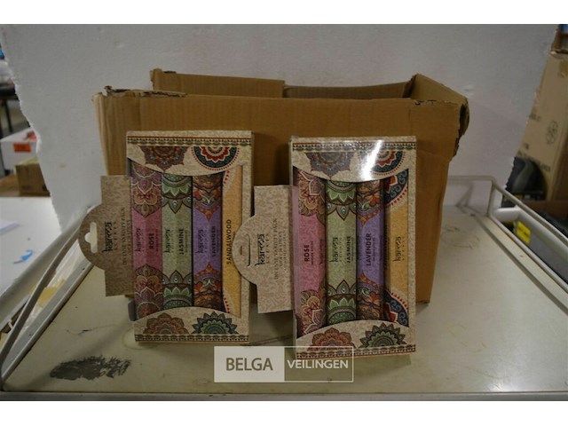 ±12 pakjes wierrookstokjes - afbeelding 2 van  2