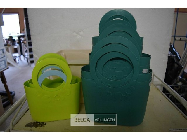 12 palstieken mandjes div matem - afbeelding 1 van  3