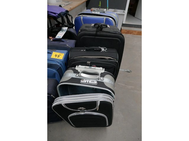 12 reiskoffers - afbeelding 4 van  5