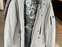 12 sportieve heren winterjassen - afbeelding 12 van  14