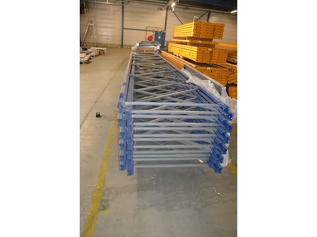 12 staanders blauw afm. 6,50m hoogte en 1,10m breedte jungheinrich - afbeelding 2 van  7