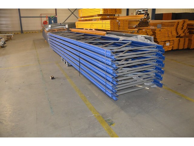 12 staanders blauw afm. 6,50m hoogte en 1,10m breedte jungheinrich - afbeelding 4 van  7