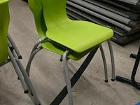 ± 12 stapelbare stoelen - afbeelding 2 van  4