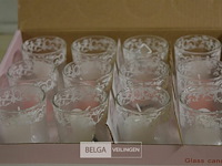 ±12 theelichtjes met hart kaarsjes - afbeelding 1 van  3